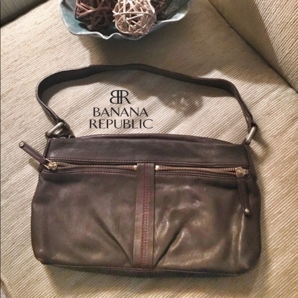 Banana Republic leather shoulder clutch